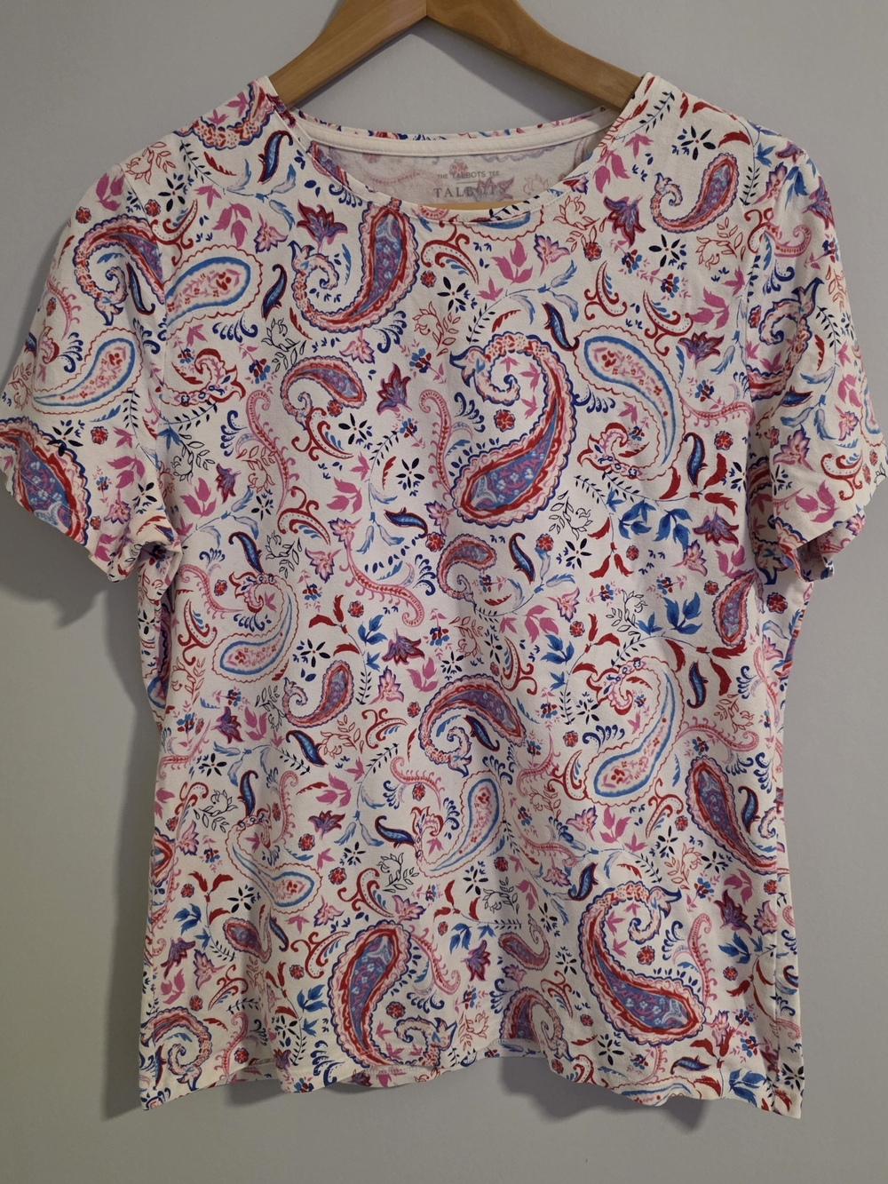 Talbots Women’s Large Paisley Tee Pink Blue Red Cotton Stretch Short Sleeve